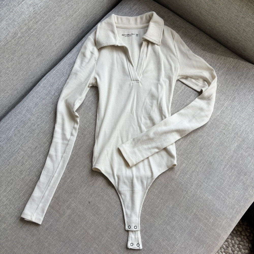 Abercrombie & Fitch Soft A&F Off-White Ribbed Collar Longsleeve Bodysuit